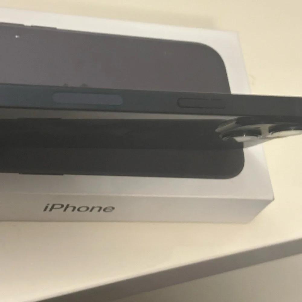 Apple iPhone 14 bundle